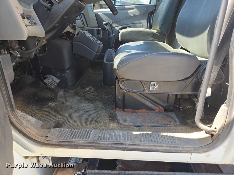 image for item DY1197 2008 International 4300 box truck