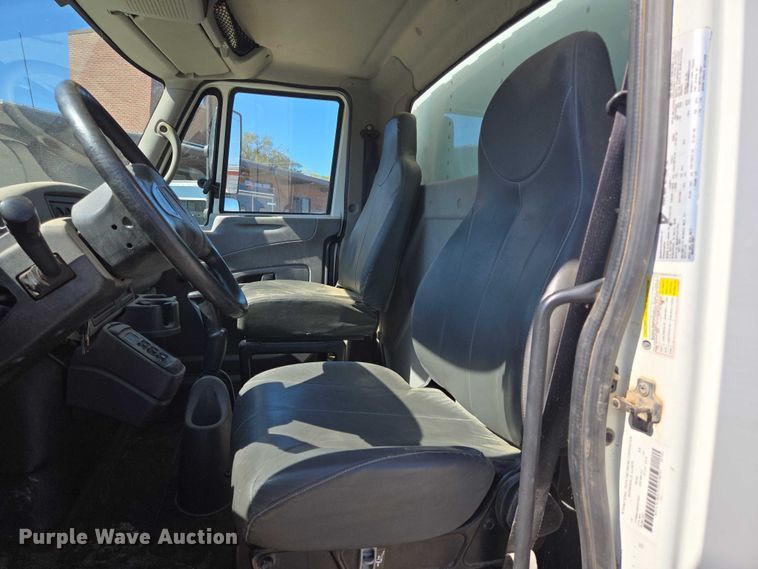 image for item DY1197 2008 International 4300 box truck