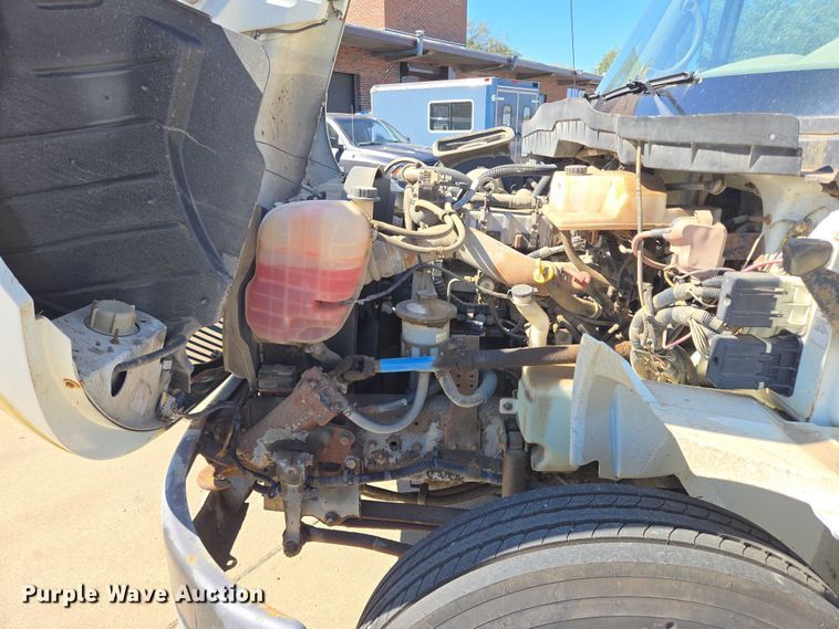 image for item DY1197 2008 International 4300 box truck