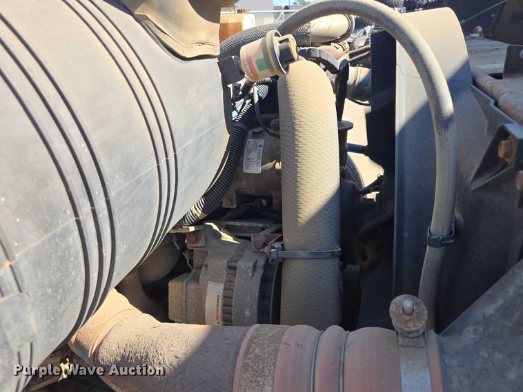 image for item DY1197 2008 International 4300 box truck