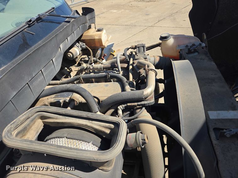 image for item DY1197 2008 International 4300 box truck