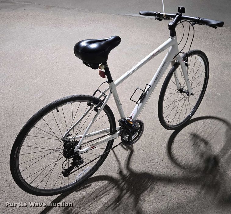 image for item DY1207 Sirrus Sport Specialized bicycle