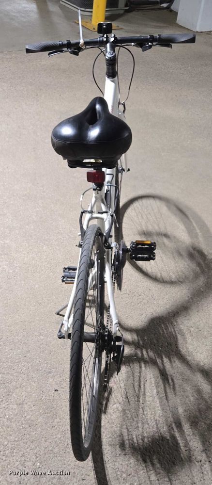 image for item DY1207 Sirrus Sport Specialized bicycle