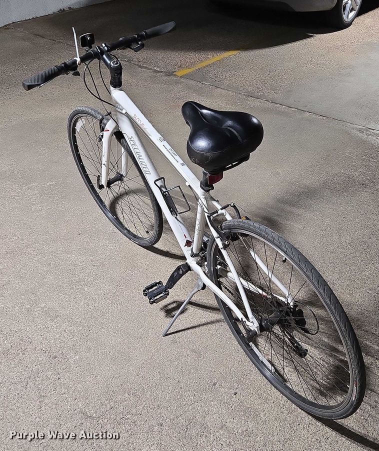 image for item DY1207 Sirrus Sport Specialized bicycle