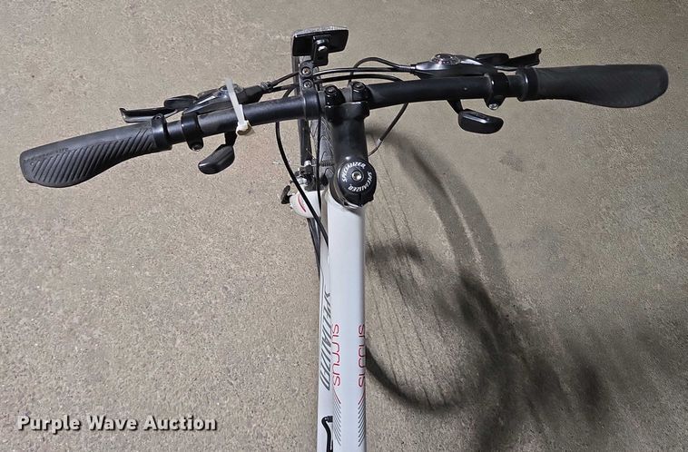 image for item DY1207 Sirrus Sport Specialized bicycle