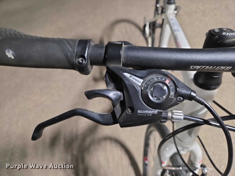 image for item DY1207 Sirrus Sport Specialized bicycle