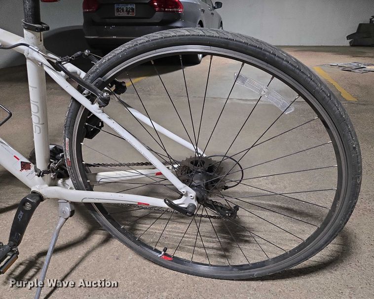 image for item DY1207 Sirrus Sport Specialized bicycle