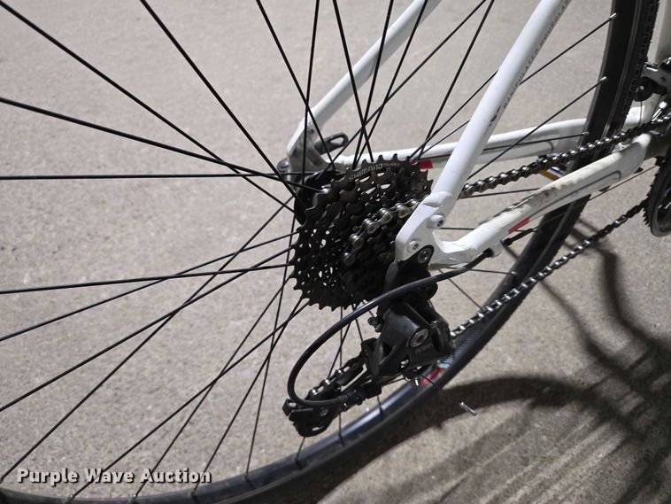 image for item DY1207 Sirrus Sport Specialized bicycle