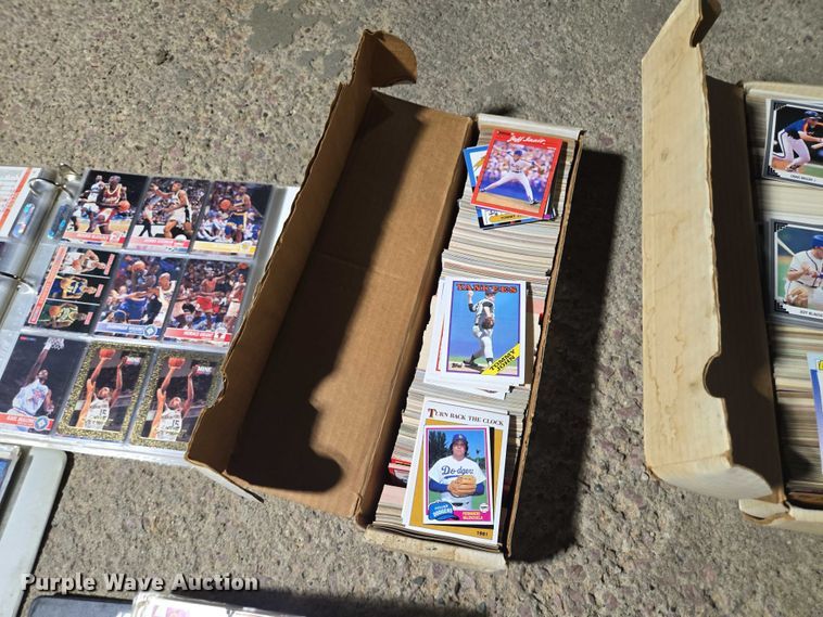 image for item DY1208 Trading cards