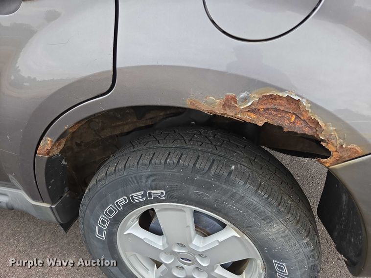 image for item DY1210 2010 Ford Escape SUV