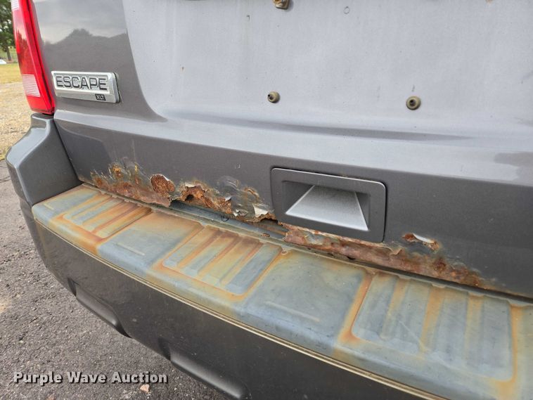 image for item DY1210 2010 Ford Escape SUV