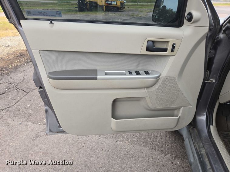 image for item DY1210 2010 Ford Escape SUV