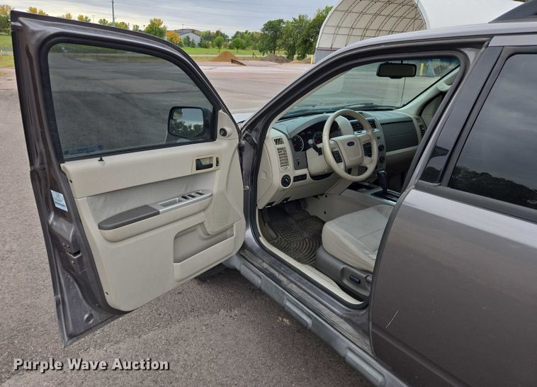 image for item DY1210 2010 Ford Escape SUV