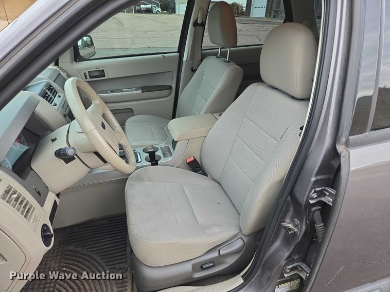 image for item DY1210 2010 Ford Escape SUV