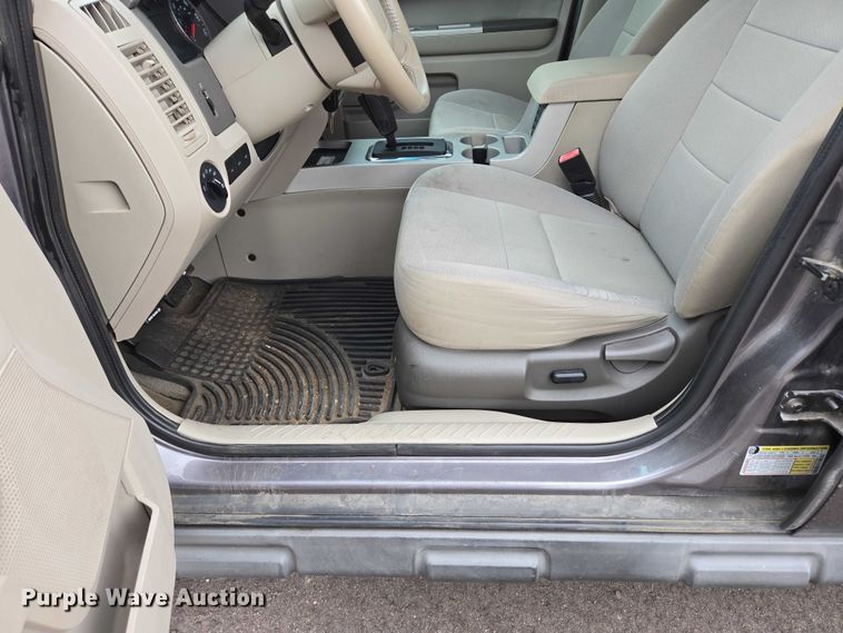 image for item DY1210 2010 Ford Escape SUV