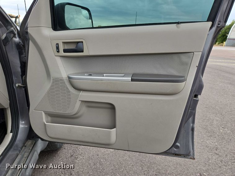 image for item DY1210 2010 Ford Escape SUV