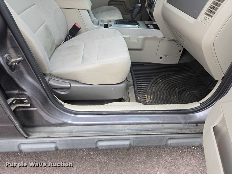 image for item DY1210 2010 Ford Escape SUV