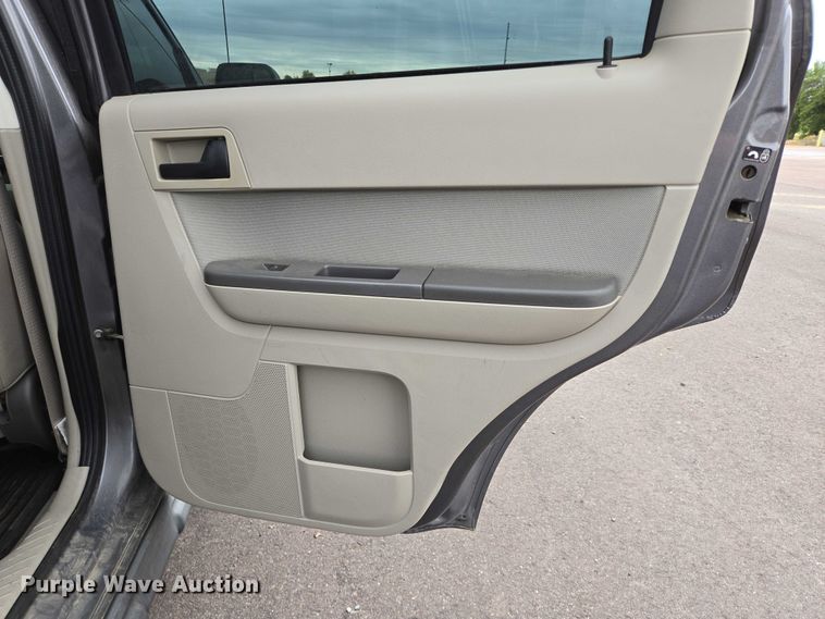 image for item DY1210 2010 Ford Escape SUV