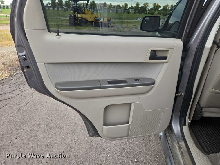 image for item DY1210 2010 Ford Escape SUV