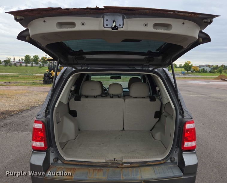 image for item DY1210 2010 Ford Escape SUV