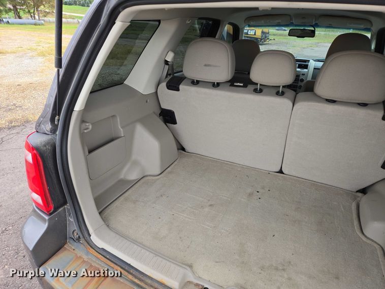 image for item DY1210 2010 Ford Escape SUV
