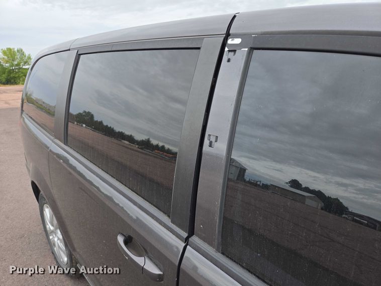 image for item DY1212 2018 Dodge Grand Caravan van