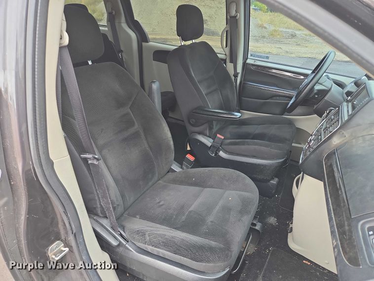 image for item DY1212 2018 Dodge Grand Caravan van
