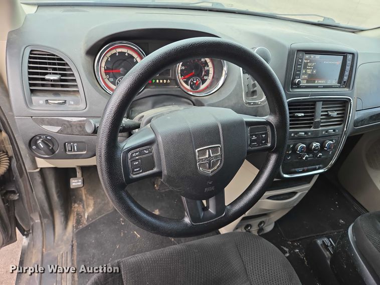 image for item DY1212 2018 Dodge Grand Caravan van