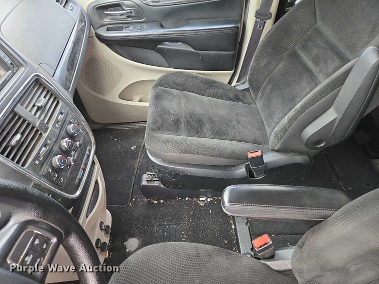 image for item DY1212 2018 Dodge Grand Caravan van