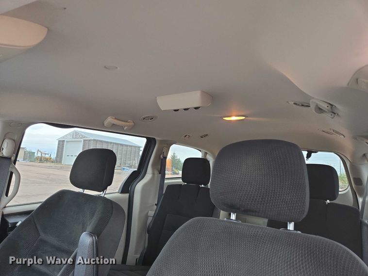 image for item DY1212 2018 Dodge Grand Caravan van