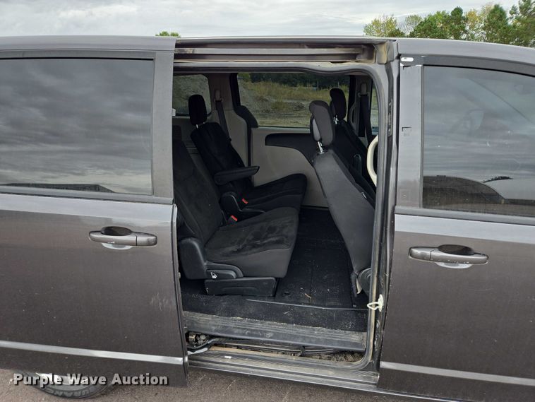 image for item DY1212 2018 Dodge Grand Caravan van