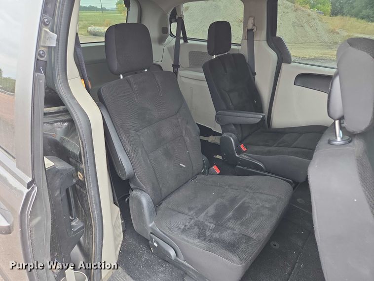 image for item DY1212 2018 Dodge Grand Caravan van