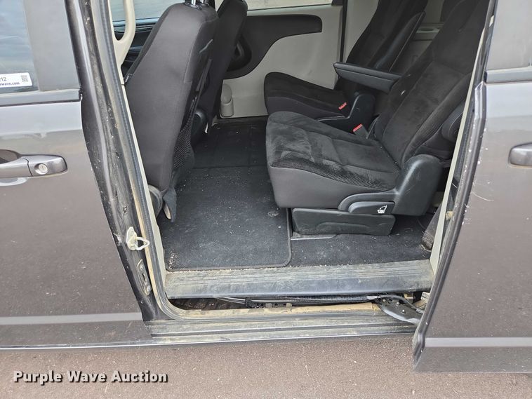 image for item DY1212 2018 Dodge Grand Caravan van