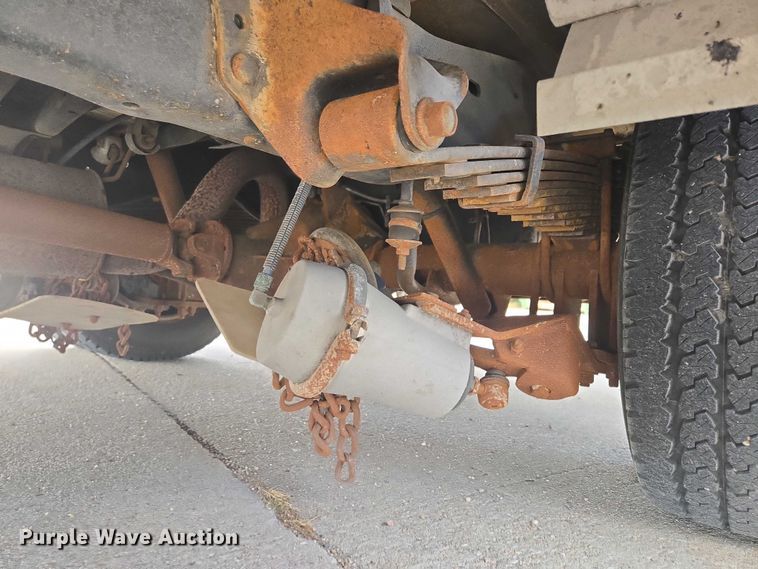 image for item DY1217 2003 Ford E450 ambulance