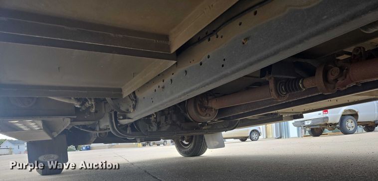 image for item DY1217 2003 Ford E450 ambulance