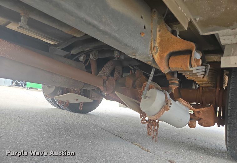 image for item DY1217 2003 Ford E450 ambulance