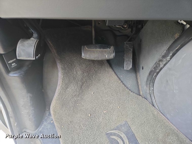 image for item DY1217 2003 Ford E450 ambulance