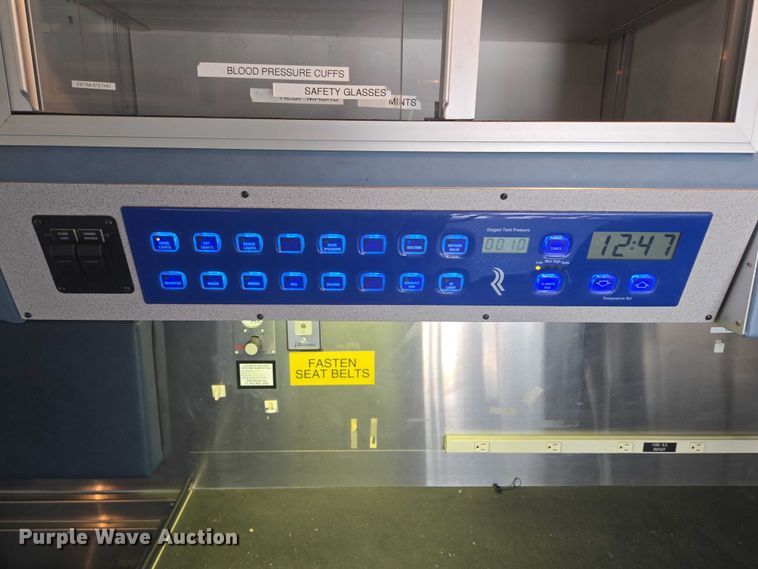 image for item DY1217 2003 Ford E450 ambulance