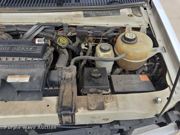 image for item DY1217 2003 Ford E450 ambulance