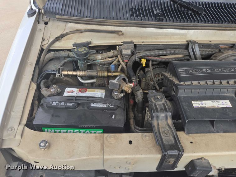 image for item DY1217 2003 Ford E450 ambulance