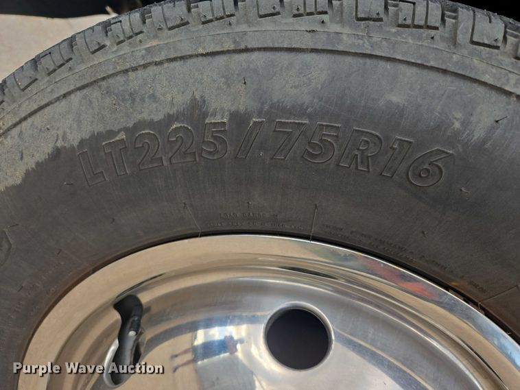 image for item DY1217 2003 Ford E450 ambulance