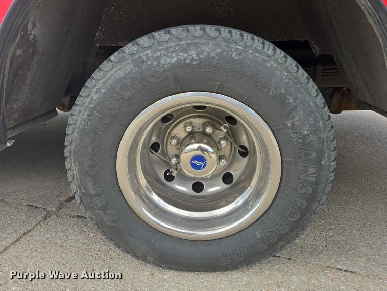 image for item DY1217 2003 Ford E450 ambulance