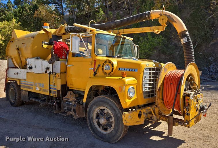image for item DY1244 1980 Ford LN800 sewer jetter truck