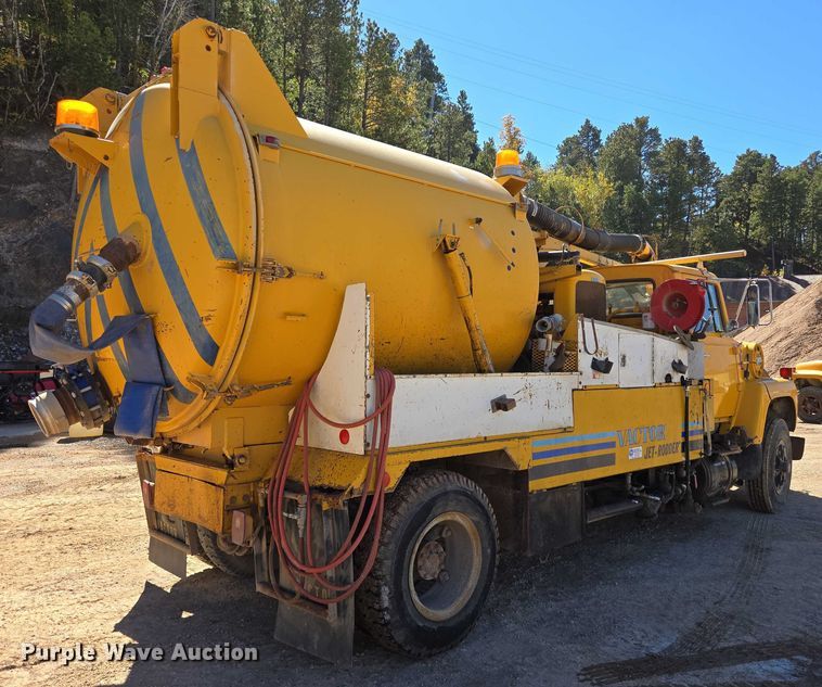 image for item DY1244 1980 Ford LN800 sewer jetter truck