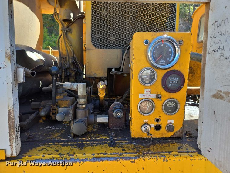 image for item DY1244 1980 Ford LN800 sewer jetter truck