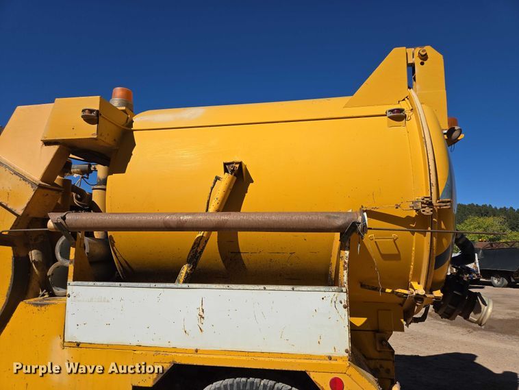 image for item DY1244 1980 Ford LN800 sewer jetter truck