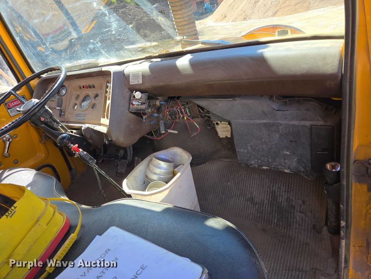 image for item DY1244 1980 Ford LN800 sewer jetter truck