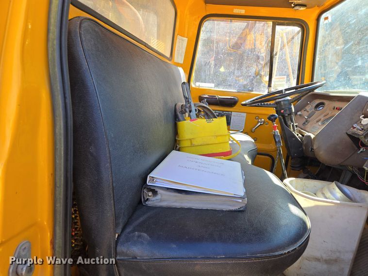 image for item DY1244 1980 Ford LN800 sewer jetter truck