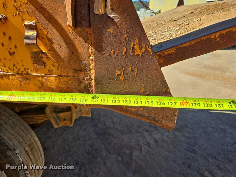 image for item DY1245 1984 International 1724 dump truck