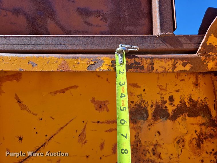 image for item DY1245 1984 International 1724 dump truck